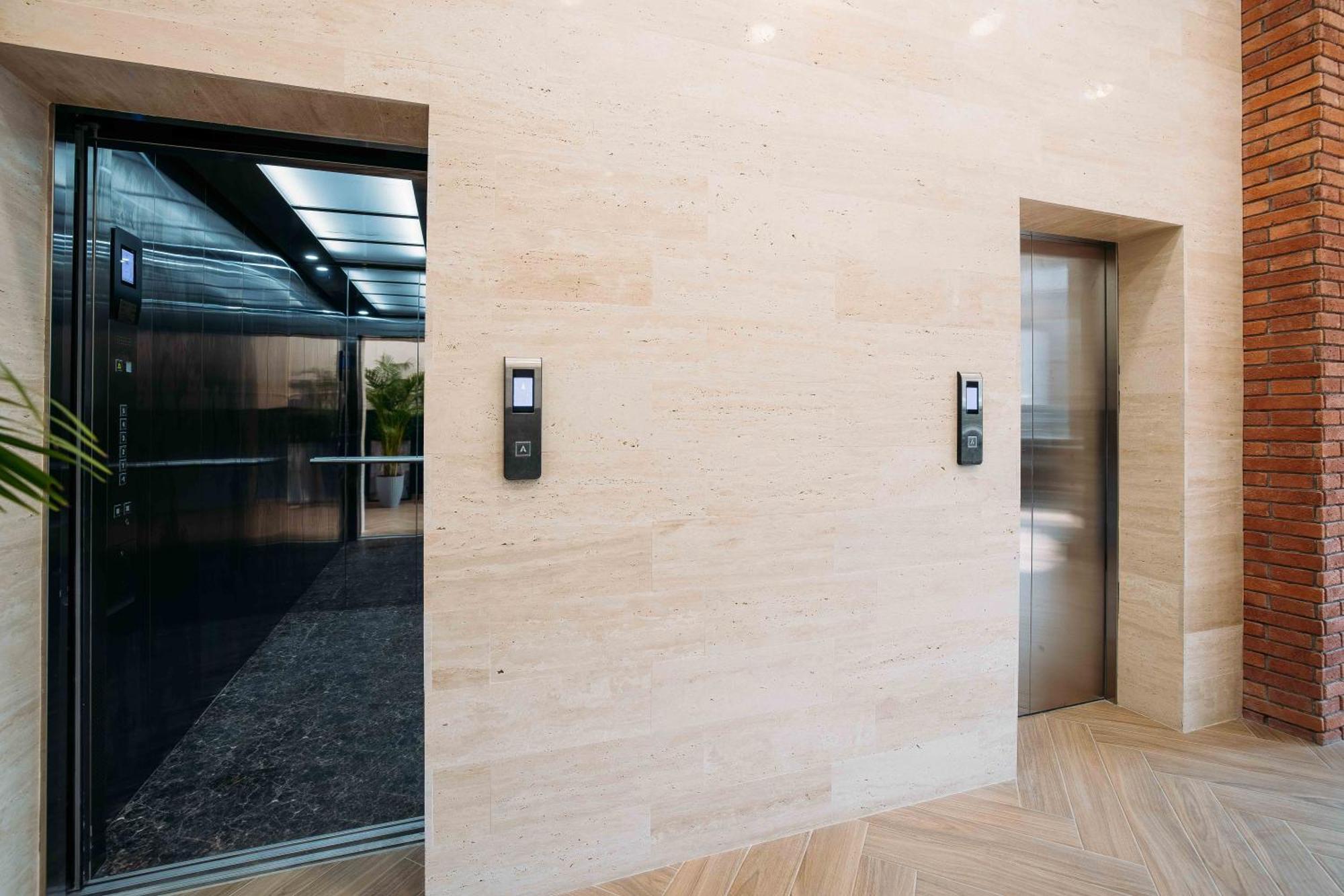 Hotel Monday By Dnt Group Tbilisi Exteriör bild